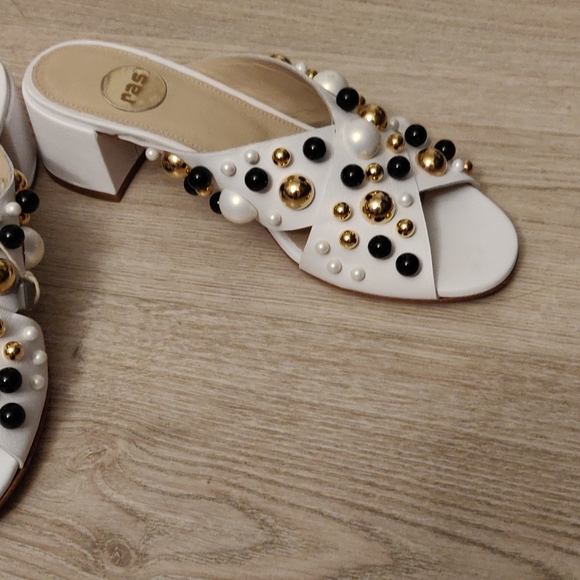 White Ras (Italy) Genuine Leather Sandals - Picture 5 of 8